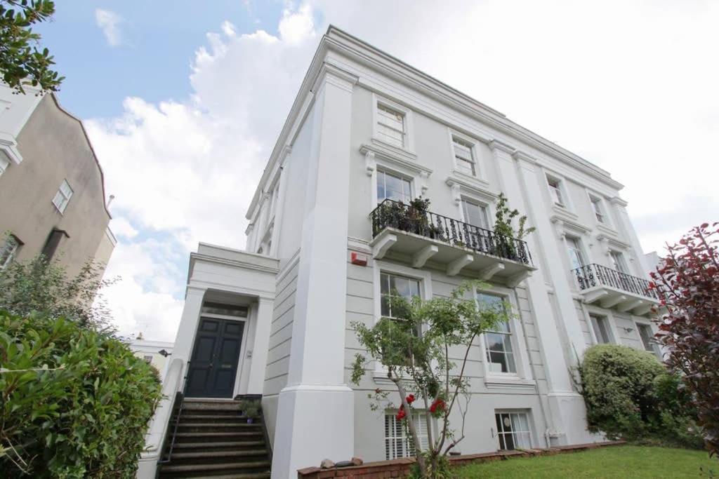 Stunning Arty In The Heart Of Clifton Апартаменты